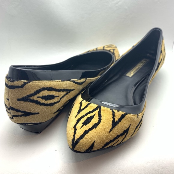 BCBG Generation Tribal Leopard Flats Size 8 - Picture 4 of 7